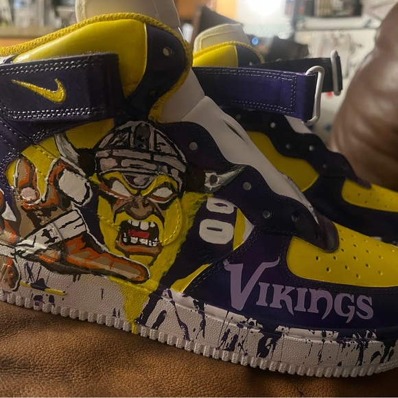 CUSTOM HAND PAINTED “ SKOL AF1s “ sneakers Men’s 9.5 - Picture 6 of 13
